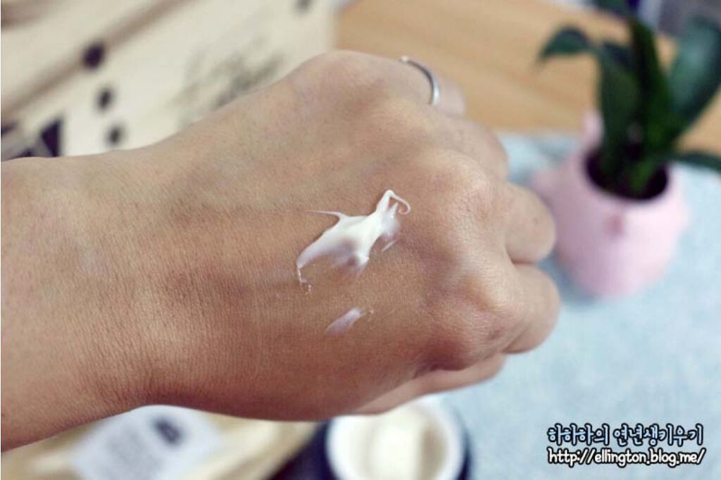 ベラ アルティメットエージ ネッククリーム/VELLA/フェイスクリームを使ったクチコミ(4枚目)