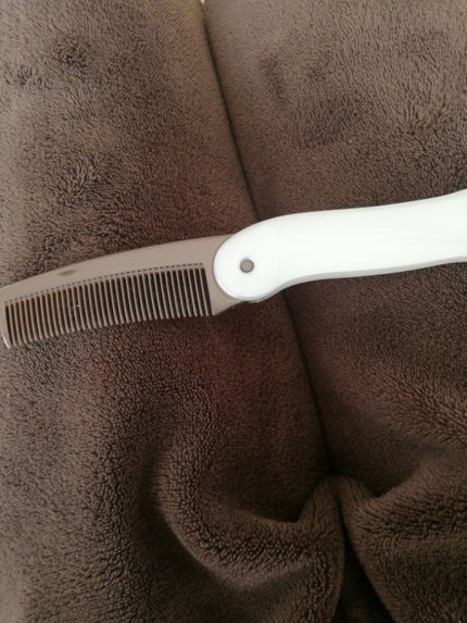 DAISO 椿セットコームのクチコミ「こんにちはゆりゆりです☺️
今日は、DAISOの椿コームの話です!!
前髪用のくしって絶対必.....」(1枚目)