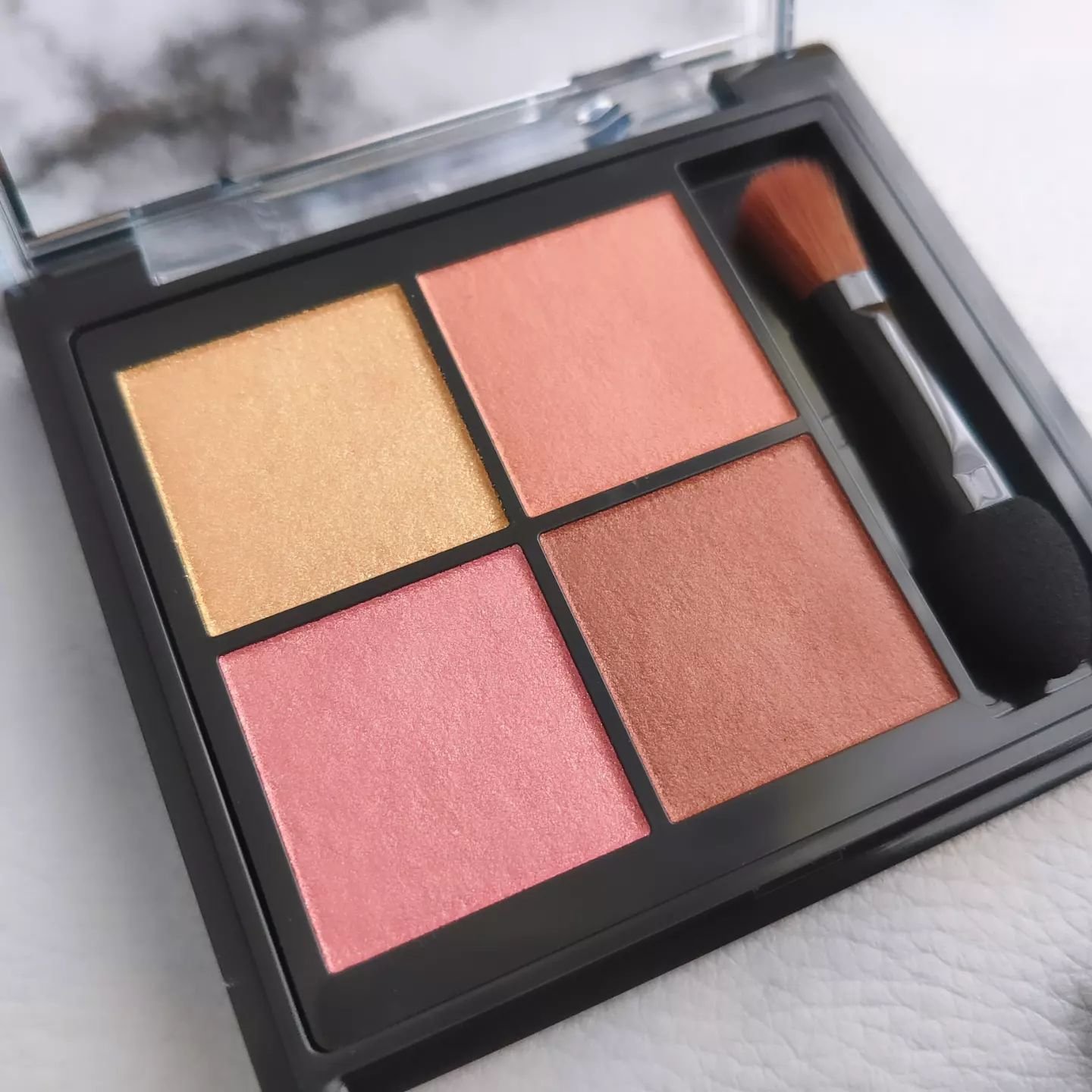 キスミー　フェルム　スタイリングアイパレット 02 アプリコットビジュー/キスミー フェルム/アイシャドウパレットを使ったクチコミ（3枚目）