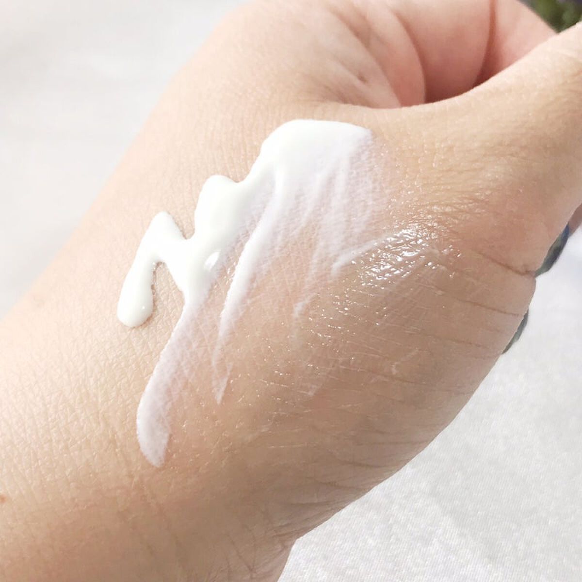 クリアウェルネス UVエッセンスジェル/雪肌精/日焼け止めジェルを使ったクチコミ(4枚目)