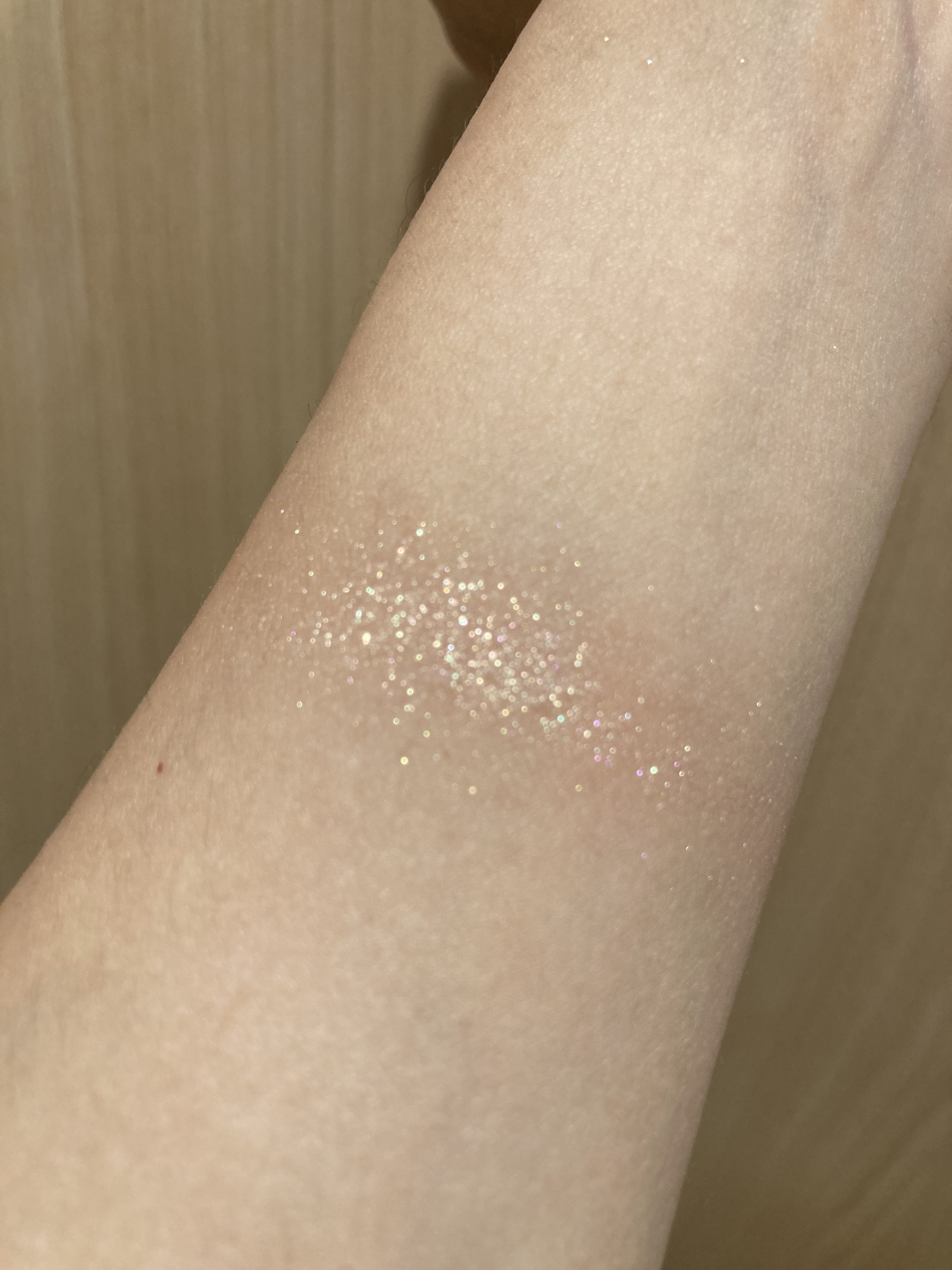 ラズル アイカラー/エレガンス ラズル /単色アイシャドウを使ったクチコミ（3枚目）