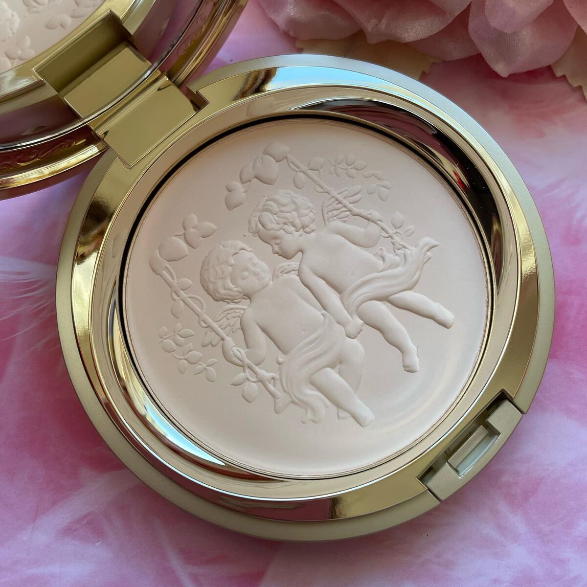 フェースアップパウダー2023/ミラノコレクション/プレストパウダーを使ったクチコミ(3枚目)