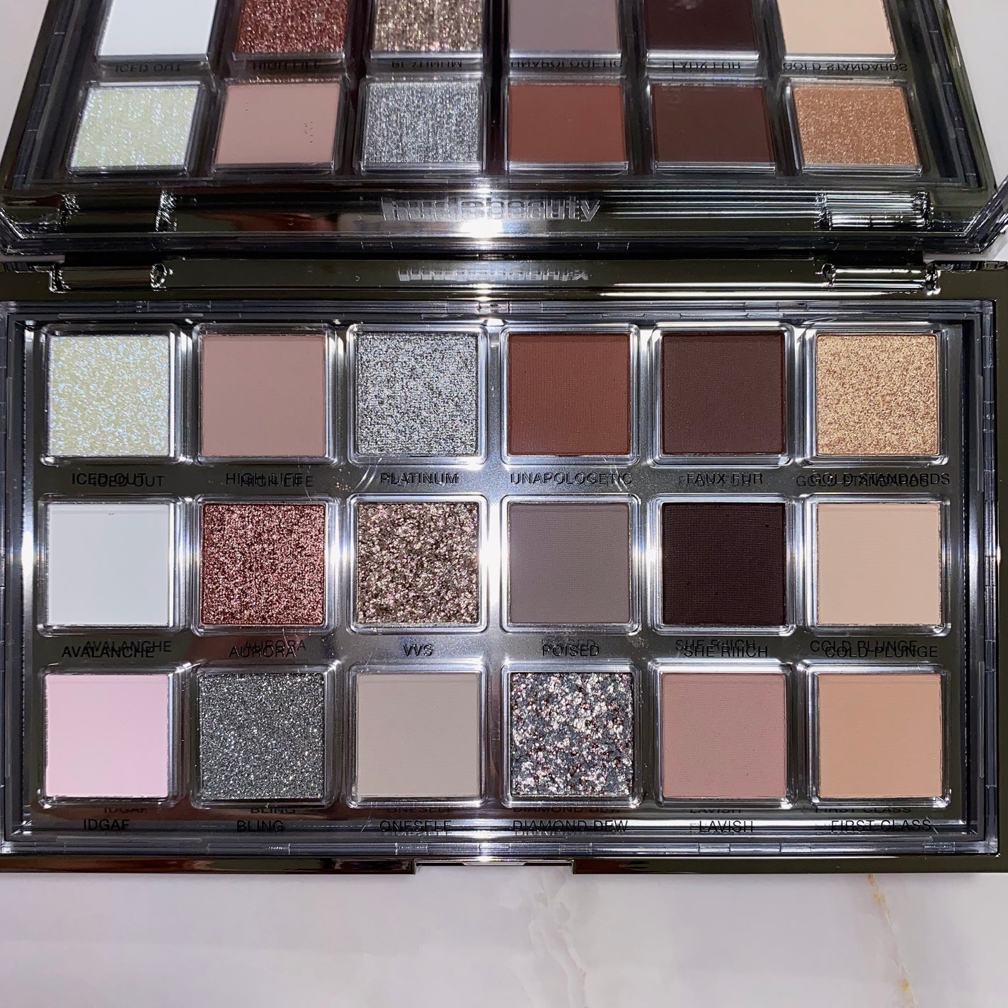 【訳あり】Huda Beauty ICY NUDE アイシャドウパレット 試してみた】ICY NUDE eyeshadow palette Huda Beautyの人気色