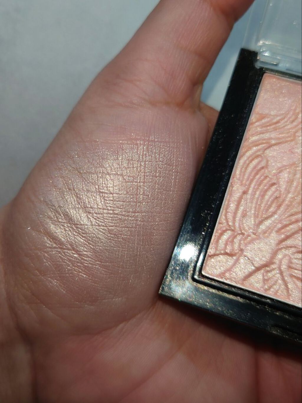 MegaGlo Highlighting Powder/wet 'n' wild/パウダーハイライトを使ったクチコミ（2枚目）