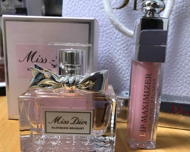 *:;;;;;:*◈*:;;;;;:*◈*:;;;;;:*Dior*:;;;;;:*◈*:;;;;;:*◈*:;;;;;:*

Diorの香水とマキシマイザーを買ってきました😍

デパコスでは初めてネッ