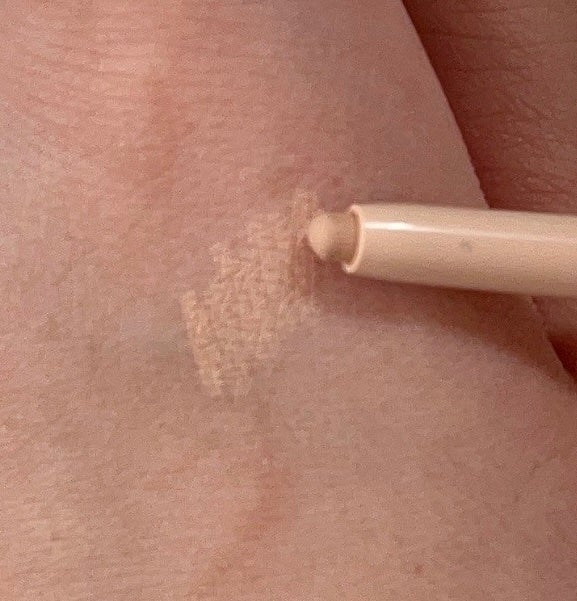 描くアイゾーンコンシーラー/CEZANNE/ペンシルコンシーラーを使ったクチコミ(1枚目)