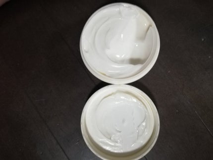 DHC オリーブ ボディバターのクチコミ「DHCオリーブ ボディバター
素肌にとろける濃厚バターのリッチな潤い
シアバター、カカオバター.....」(3枚目)