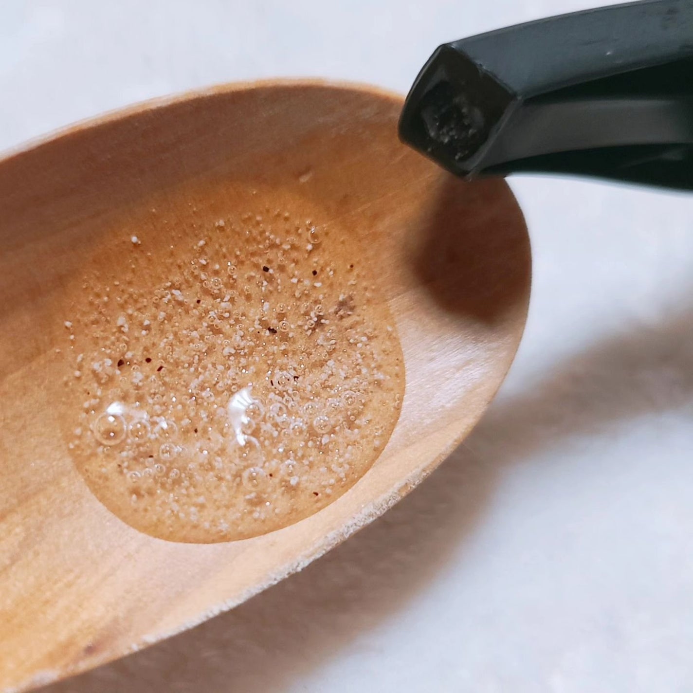 スクラブボディウォッシュ フラワーマーケット ホワイトチューリップ/LUV SCENT/ボディスクラブを使ったクチコミ(3枚目)