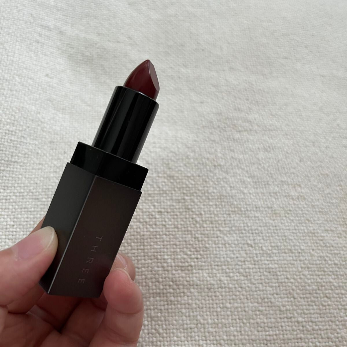 デアリングリィデミュアリップスティック/THREE/口紅を使ったクチコミ(1枚目)