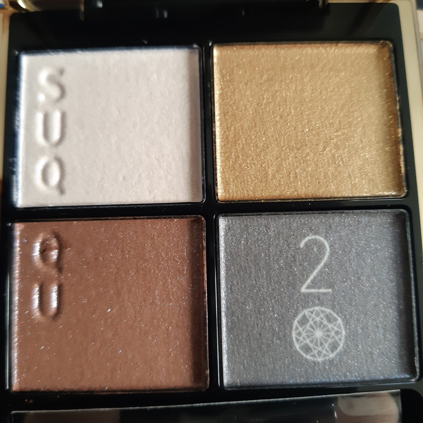 シグニチャー カラー アイズ/SUQQU/アイシャドウパレットを使ったクチコミ(2枚目)
