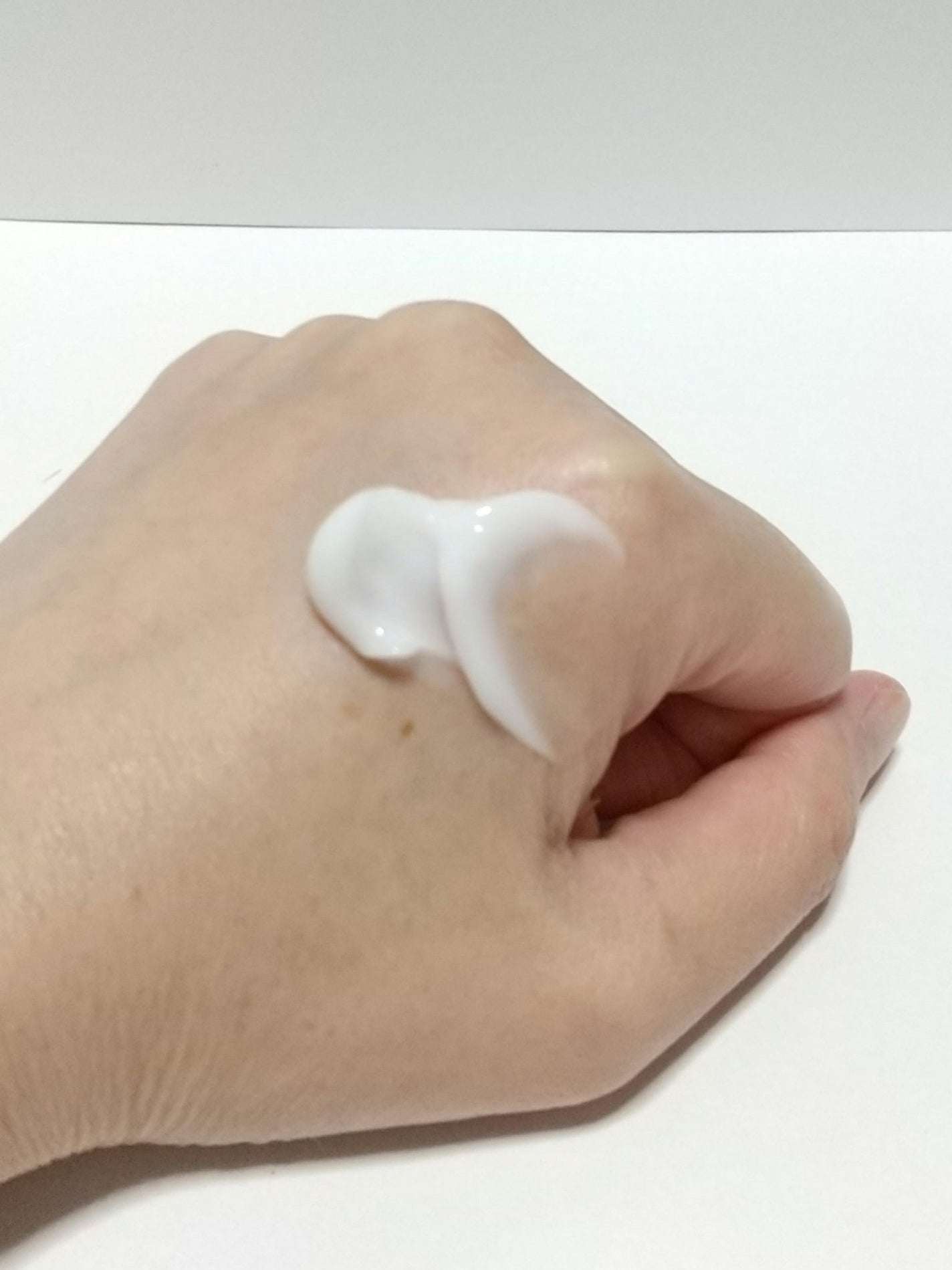 ネイチャーコンク 薬用クリアモイストジェルクリーム/ネイチャーコンク/オールインワン化粧品を使ったクチコミ(4枚目)