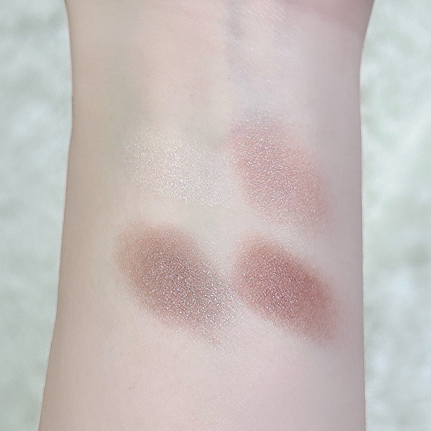 グロッシーリッチ アイズ N/Visée/アイシャドウパレットを使ったクチコミ(3枚目)