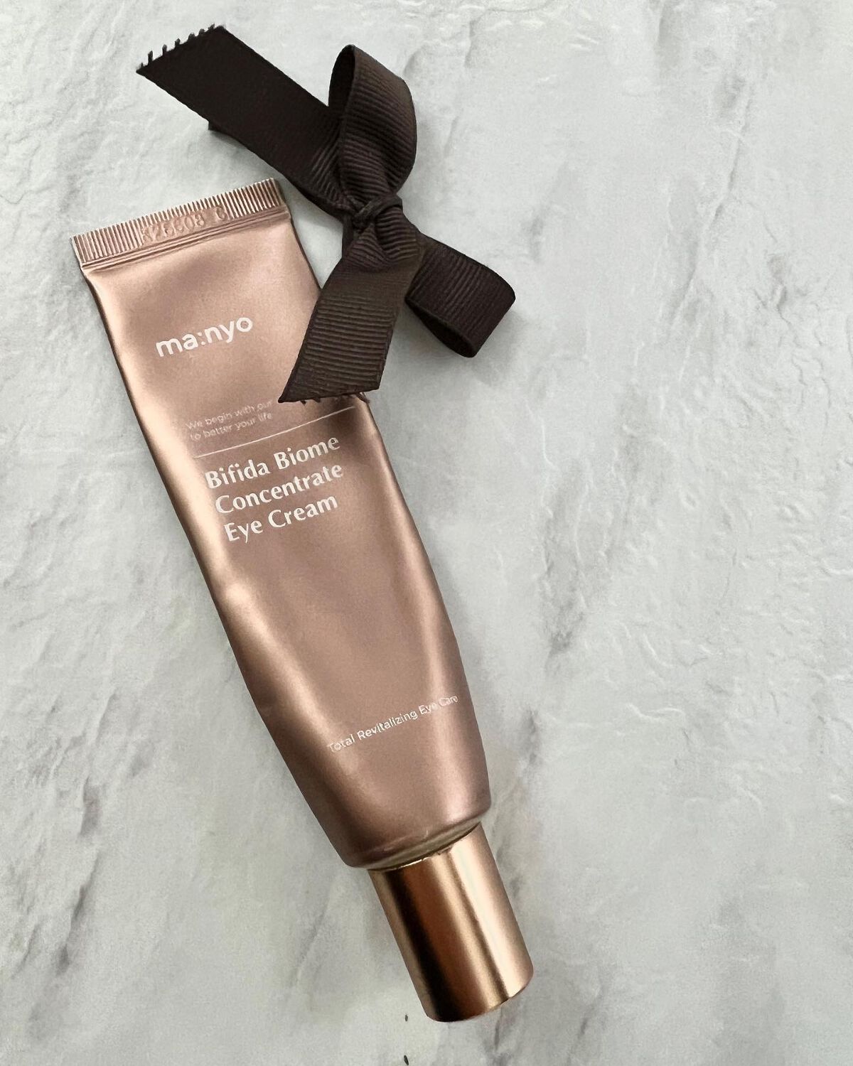 manyo  ビフィダ バイオーム コンセントレイト アイクリームのクチコミ「【おすすめアイクリーム👀】
.
今回紹介するのは
@manyo.japan @manyooff.....」（1枚目）