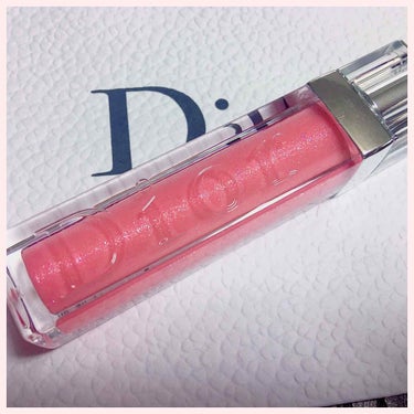 先日購入したグロスです☺️

dior アディクトグロス 553 プリンセス

名前からして可愛いですが色もすごく可愛い！
そしてラメがぎっしりでらさすがデパコス…という感じです✨

限定のリップグロス