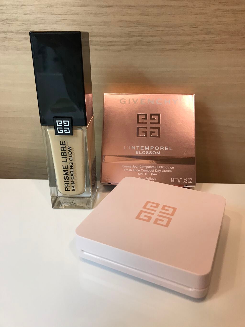 プリズム・リーブル・スキンケアリング・グロウ/GIVENCHY/リキッドファンデーションを使ったクチコミ(1枚目)
