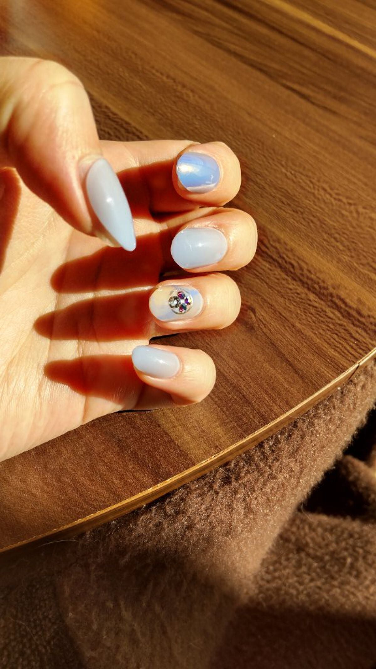 神丹穂 on LIPS 「こんばんは。イオンでネイルシールを買いました。チップの裏に強力..」(1枚目)