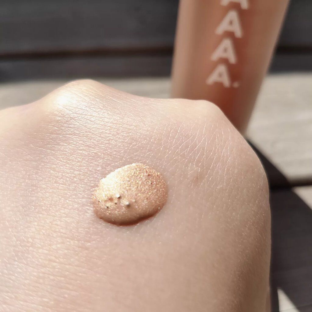 あんこ@フォロバ100 on LIPS 「AAAA.ハイライターVANILLAマルチユースなリキッドハイ..」(4枚目)