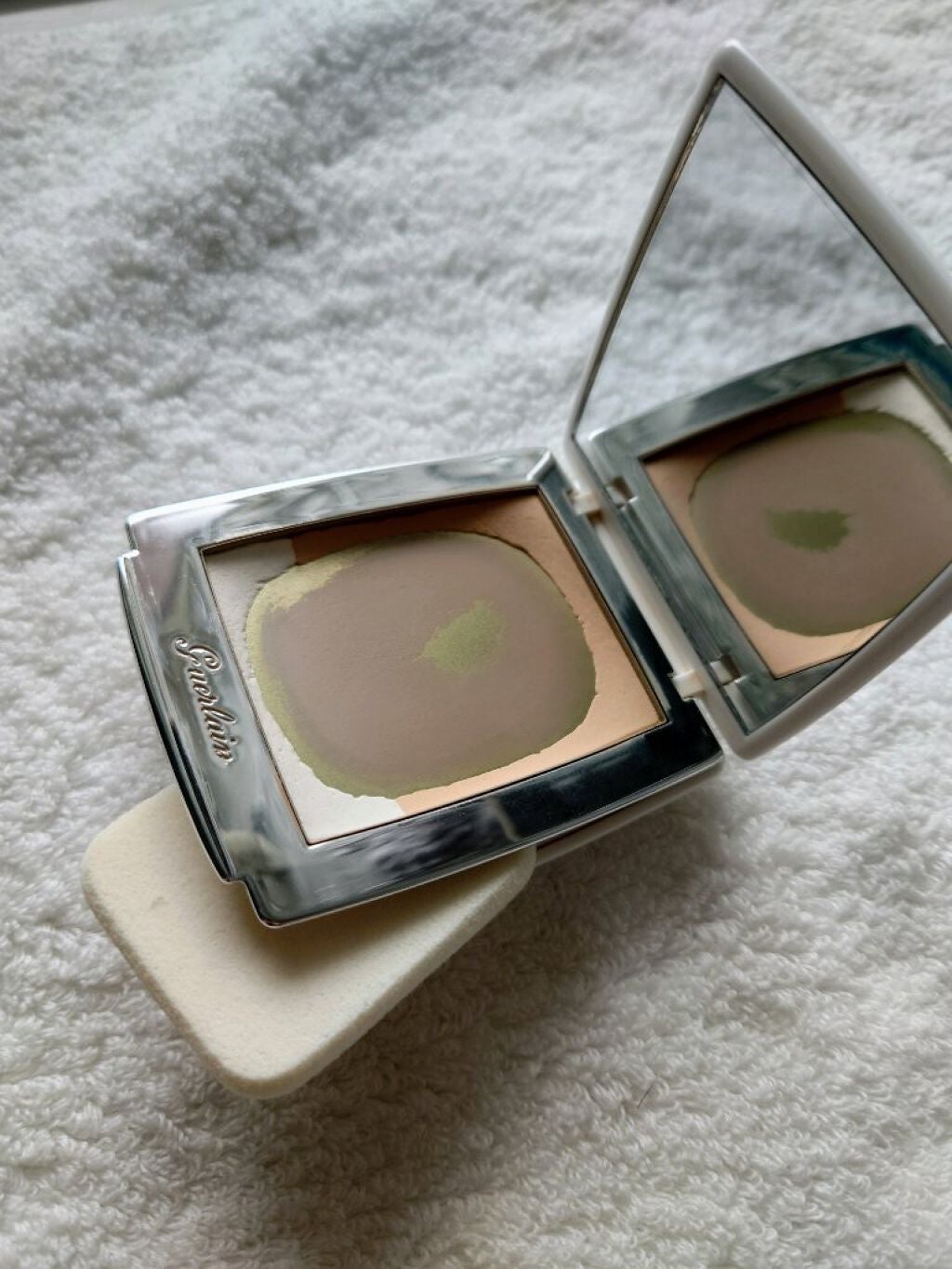 ペルル ブラン ライトブースター コンパクト/GUERLAIN/パウダーファンデーションを使ったクチコミ(4枚目)