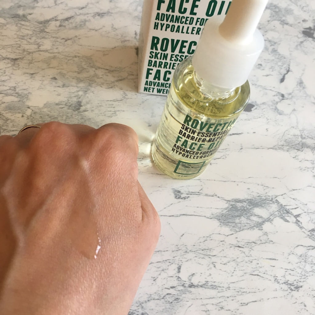 エッセンシャル フェイスオイル/ロベクチン/フェイスオイルを使ったクチコミ（2枚目）