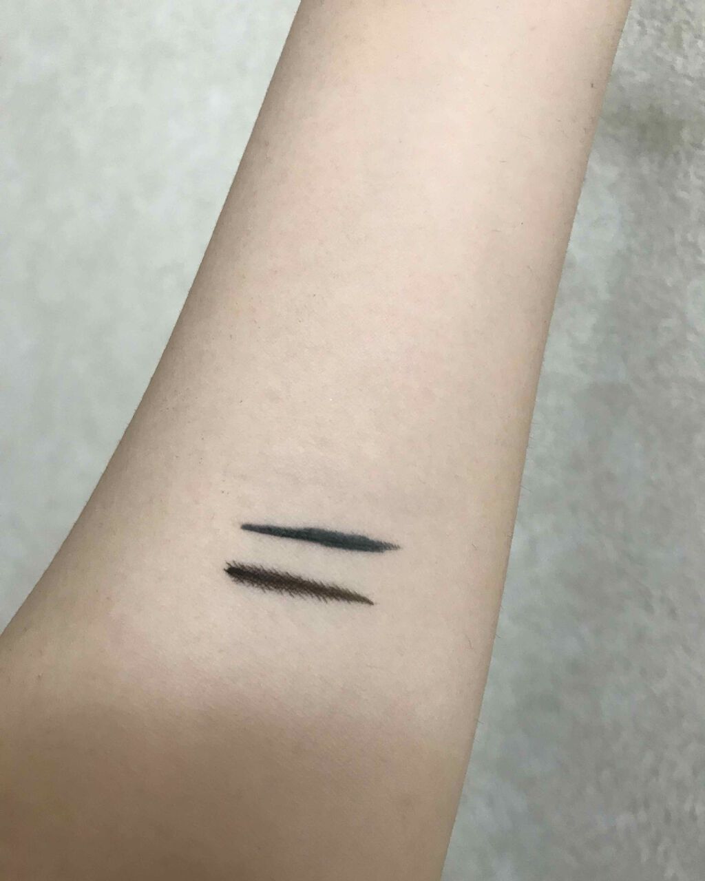 モテライナー リキッド/UZU BY FLOWFUSHI/リキッドアイライナーを使ったクチコミ（2枚目）