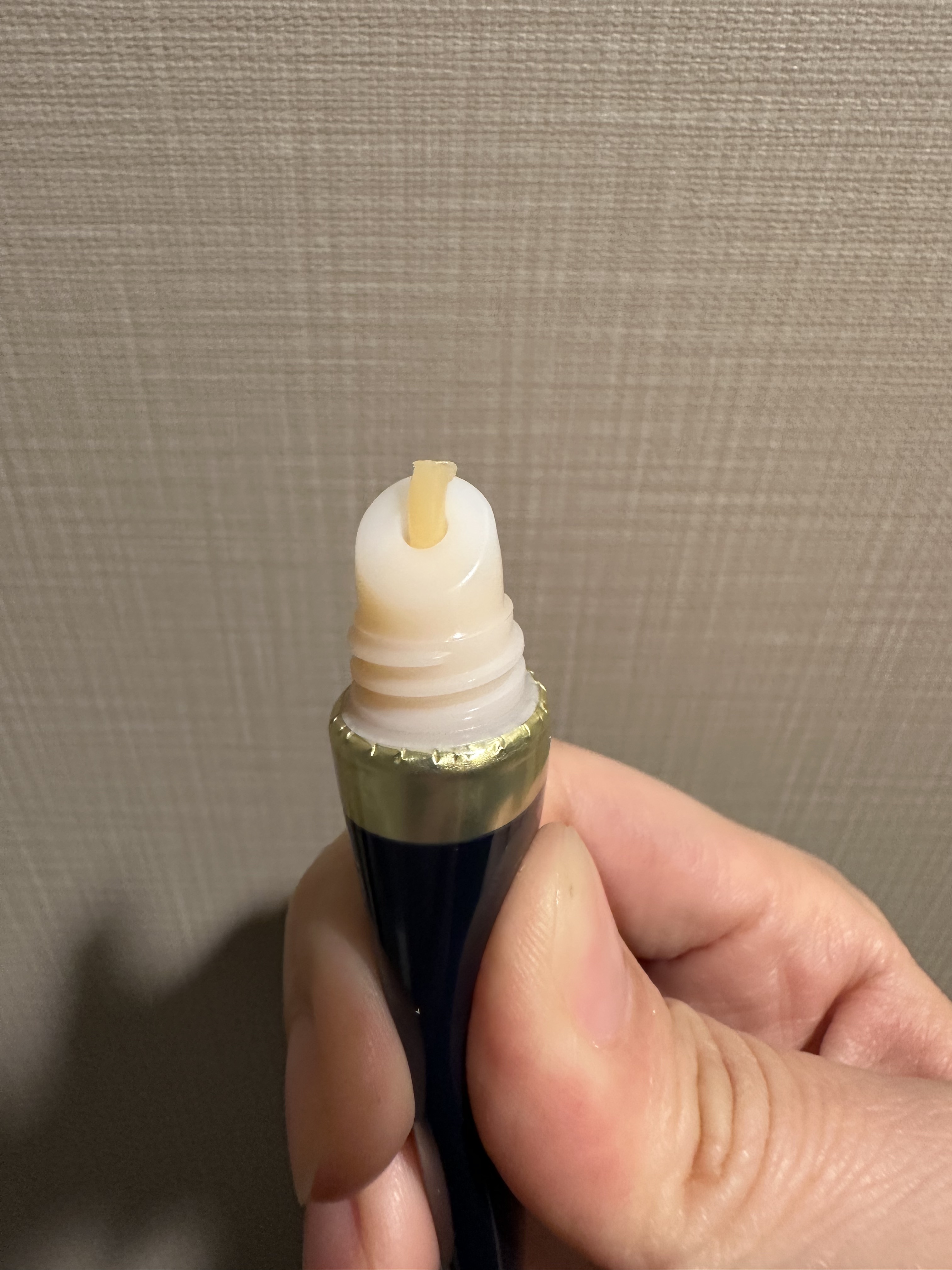 ニベア　ロイヤルブルーリップ　濃密美容ケア/ニベア/リップ美容液を使ったクチコミ（3枚目）