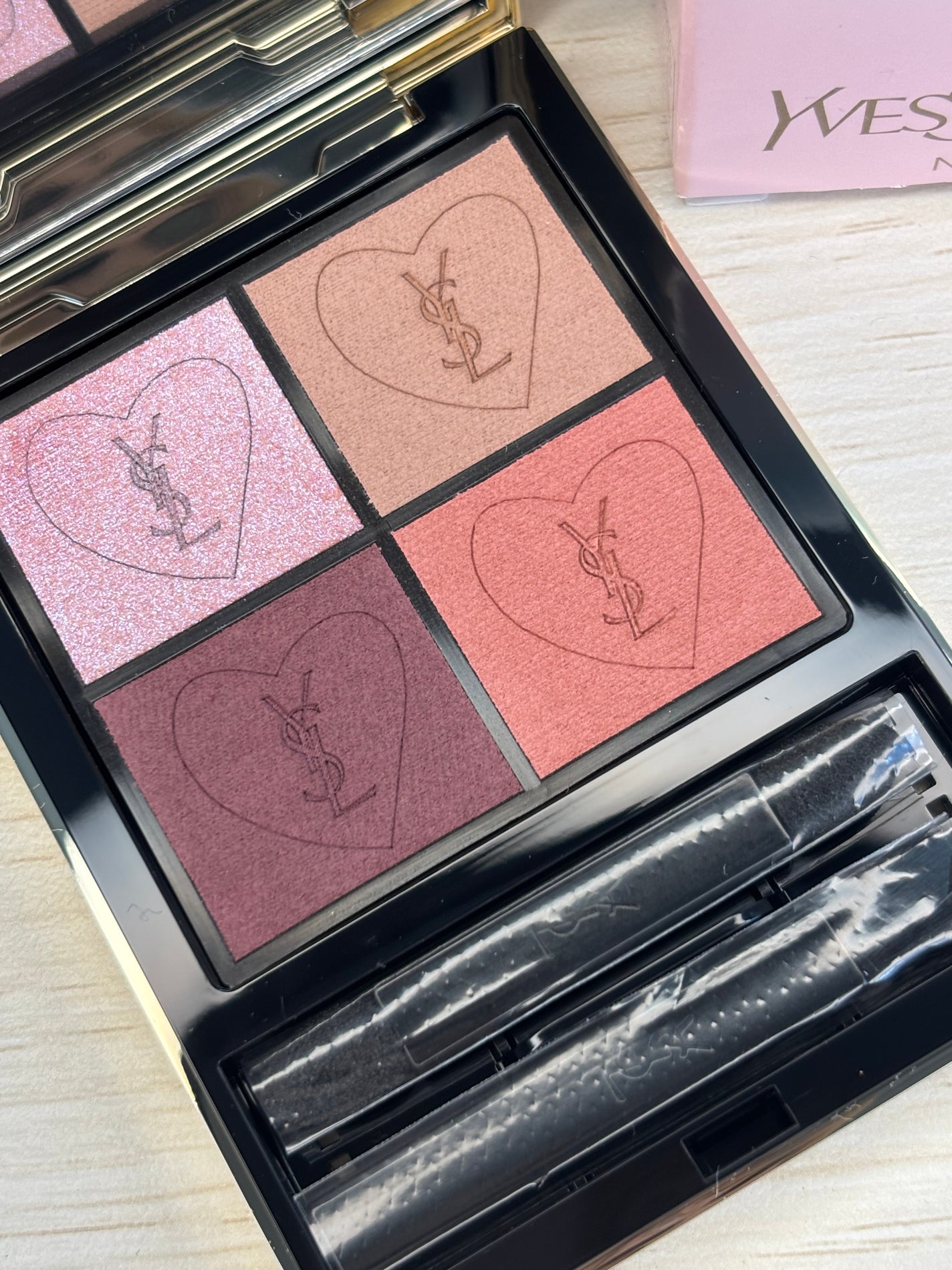 クチュール ミニ クラッチ/YVES SAINT LAURENT BEAUTE/アイシャドウパレットを使ったクチコミ(3枚目)