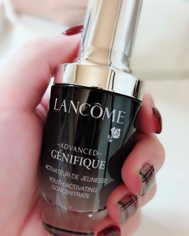 
📌LANCOME ジェニフィックアドバンスト

ブースター美容液です💓
洗顔後の1番最初に使います！
開けると1回分がスポイトで吸われてでてくるので使用量を間違えることなく使えます！

サラサラのテク