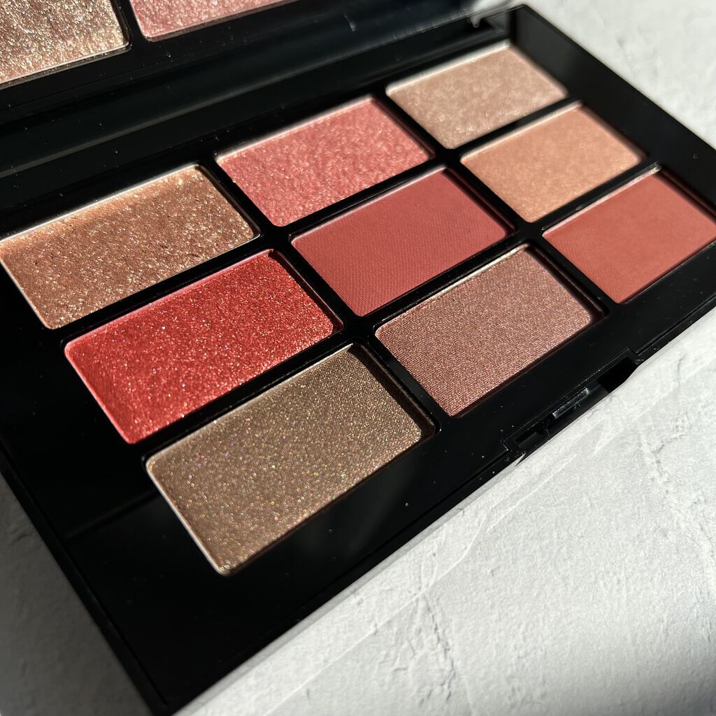 shu uemura クロマティックス - アズキ フラッシュのクチコミ「
shu uemuraのハッピーバックに入ってたアイシャドウ。


shu uemura　クロ.....」（3枚目）