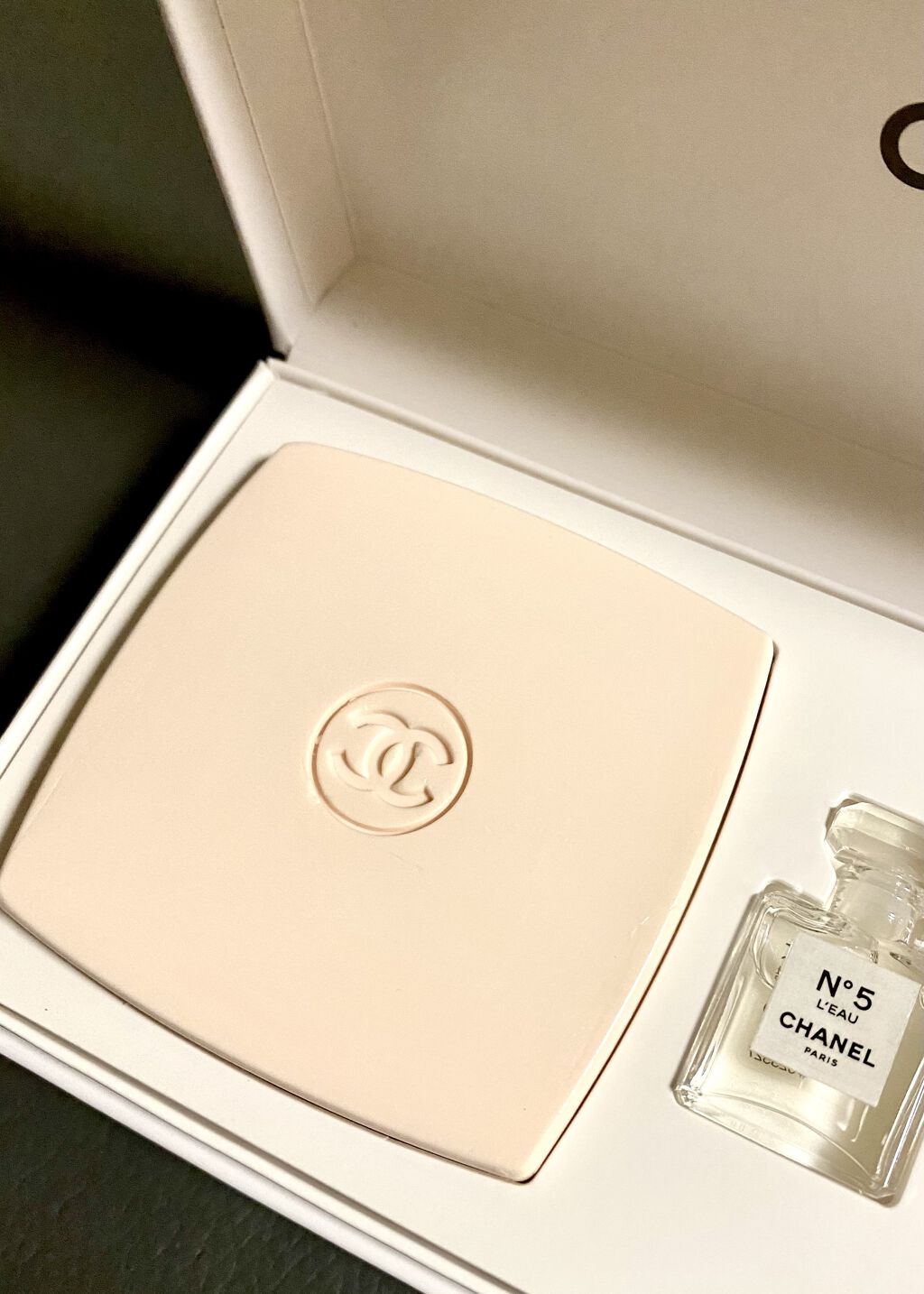 シャネル N°5 サヴォン|CHANELの口コミ「\大人の香り...♡まるで香水のような石け..」 by ぴょん♡(混合肌/20代後半) | LIPS シャネル N°5 サヴォン|CHANELの口コミ「\大人の香り...♡まるで香水のような石け..」 by ぴょん♡(混合肌/20代後半) | LIPS
