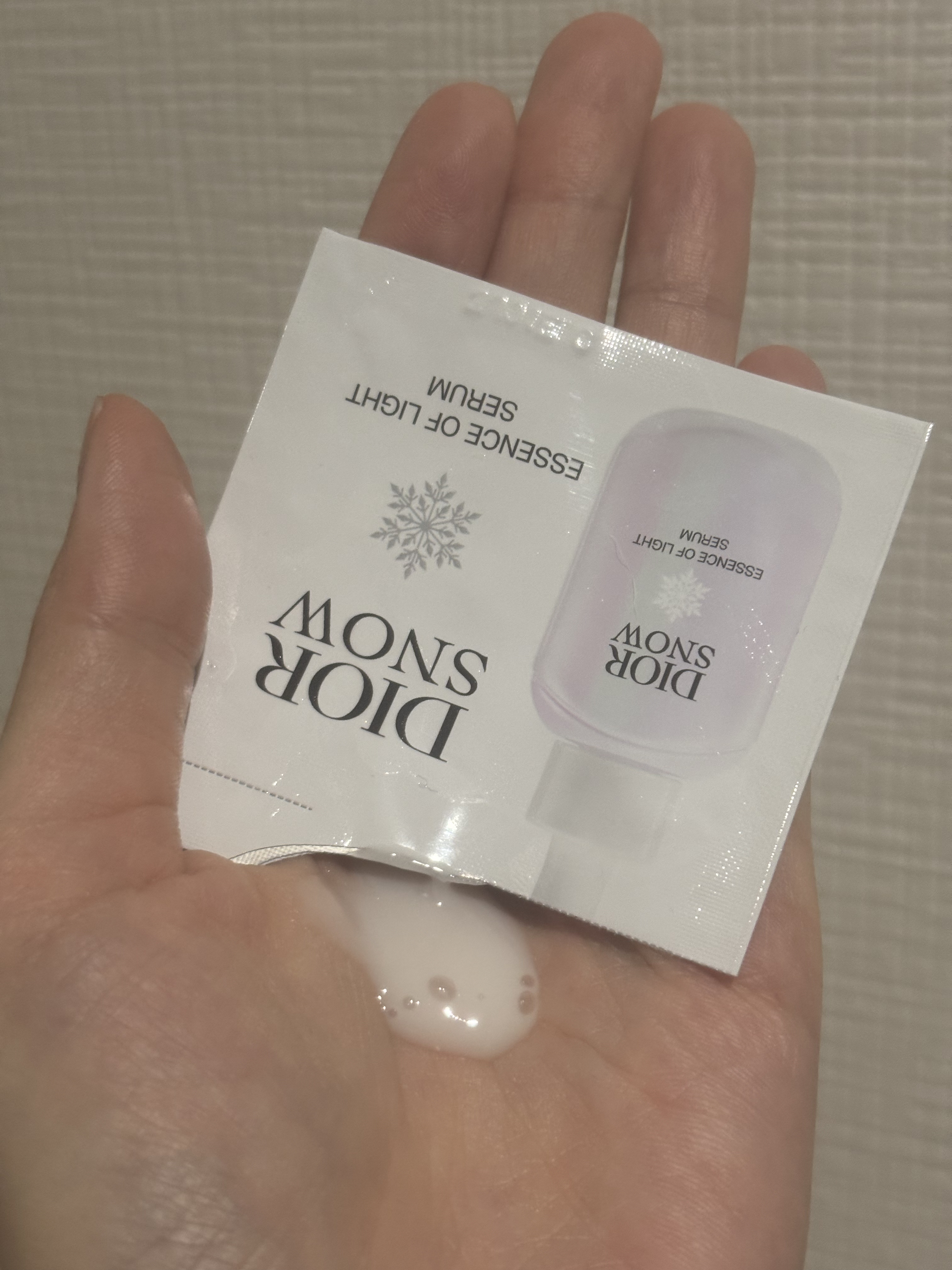 ディオール スノー エッセンス オブ ライト セラム /Dior/美容液を使ったクチコミ（3枚目）