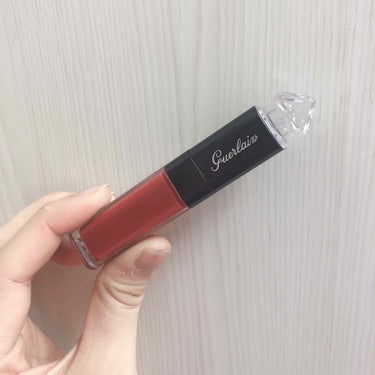 この季節にぴったりのボルドーカラーリップを紹介します💄
このリップは私が毎日使っていてリピ買いしたいと思う商品です！
#ゲラン ラ ティット ローブ ノワール リップ カラーインク
私が使っているのは1