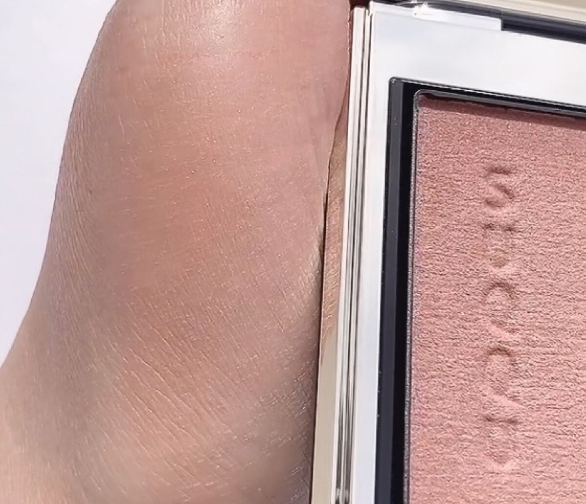 メルティング パウダー ブラッシュ/SUQQU/パウダーチークを使ったクチコミ(3枚目)