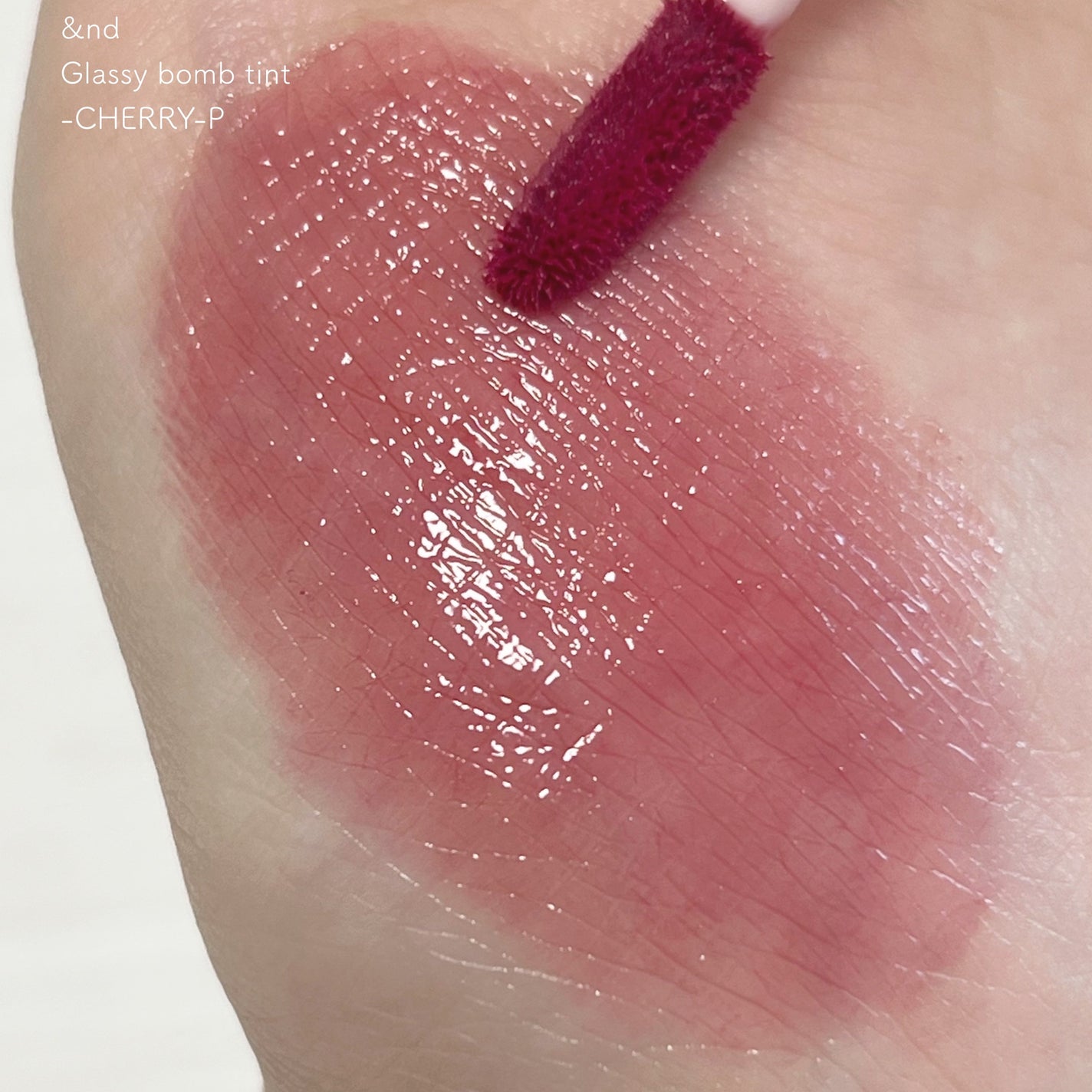 アンドバイロムアンド グラッシーボムティント/&nd by rom&nd/リップティントを使ったクチコミ(2枚目)