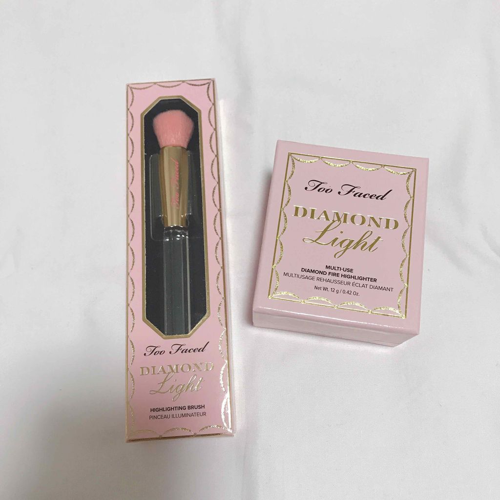 ダイヤモンドライト ハイライター ブラシ/Too Faced/メイクブラシを使ったクチコミ(4枚目)