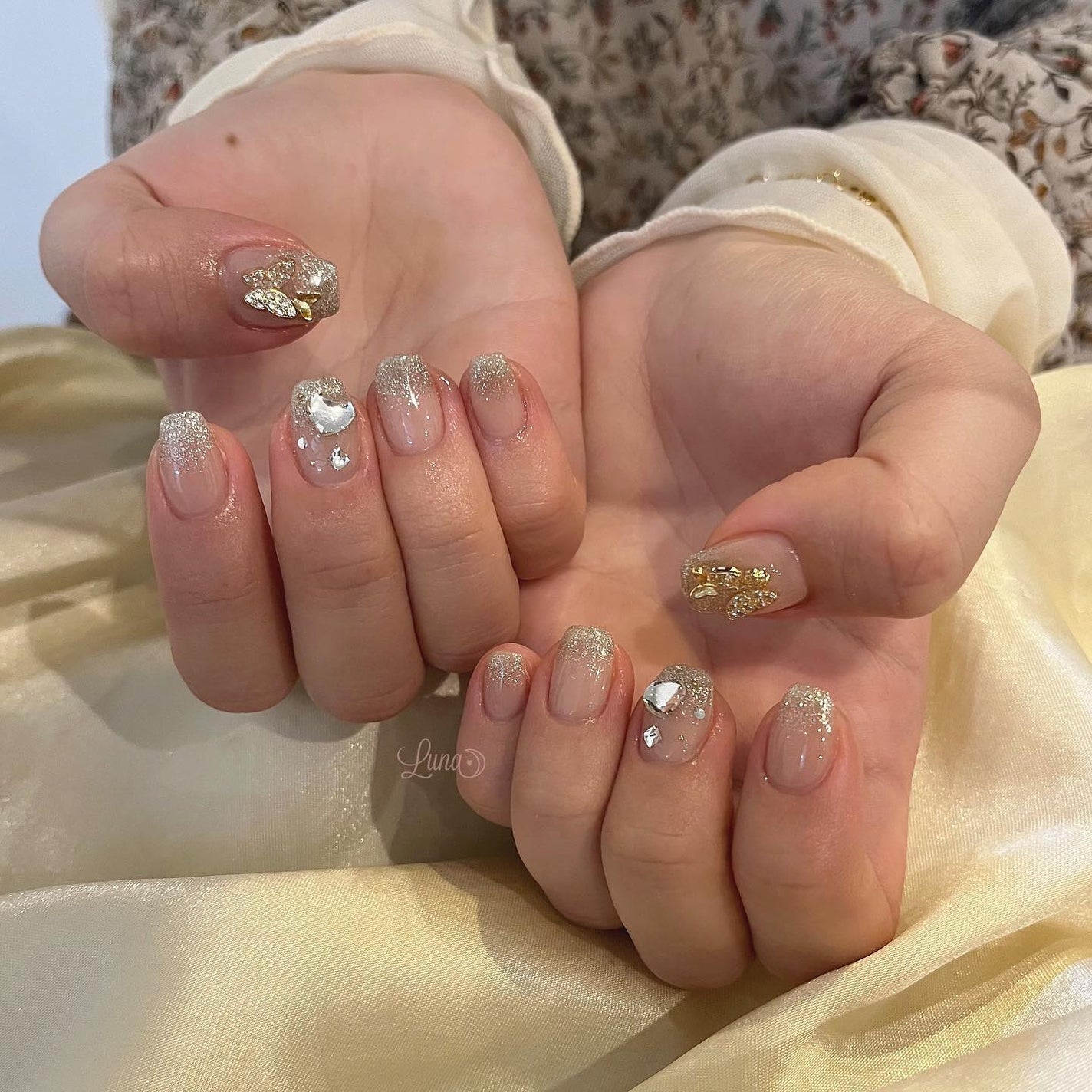 Iuna. Mizuki on LIPS 「.kirakira🫶🏻✨#nail#nailstagram#g..」(1枚目)