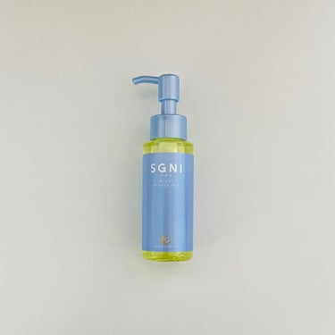 SGNI スグニ グロッシーオイルのクチコミ「グロッシーオイル
80mL　税込1699円

こちらのオイルは、乾かす前の濡れた髪に使うトリ.....」（1枚目）