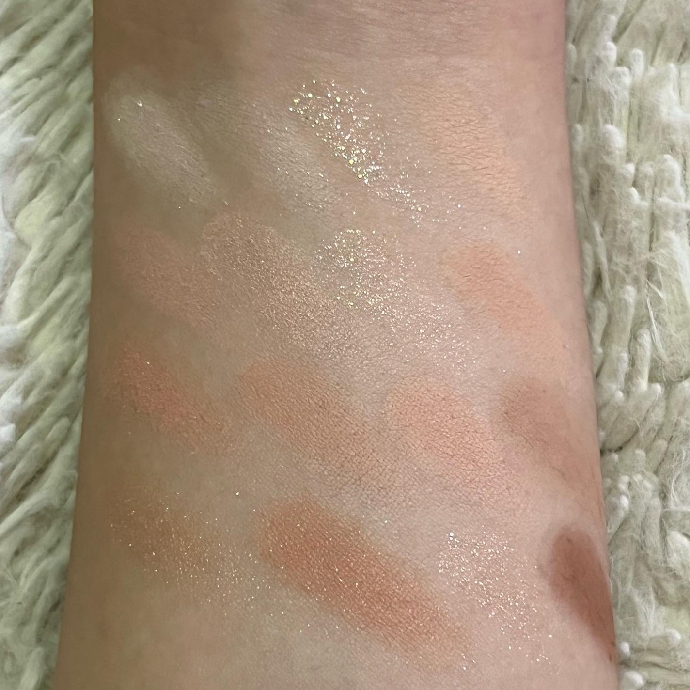 ソフトブラーリングアイパレット/wakemake/アイシャドウパレットを使ったクチコミ(4枚目)