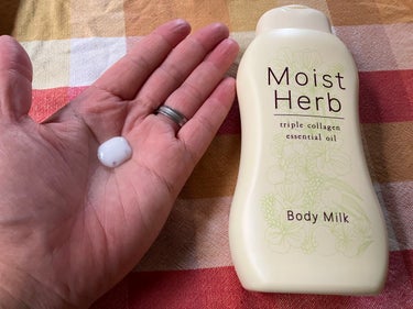 Nitta Biolab(ニッタバイオラボ) Moist Herbのクチコミ「ハーブの香りに
癒される
ボディミルク
『ウェルネックスモイストハーブ』を使ってみました。

.....」（3枚目）