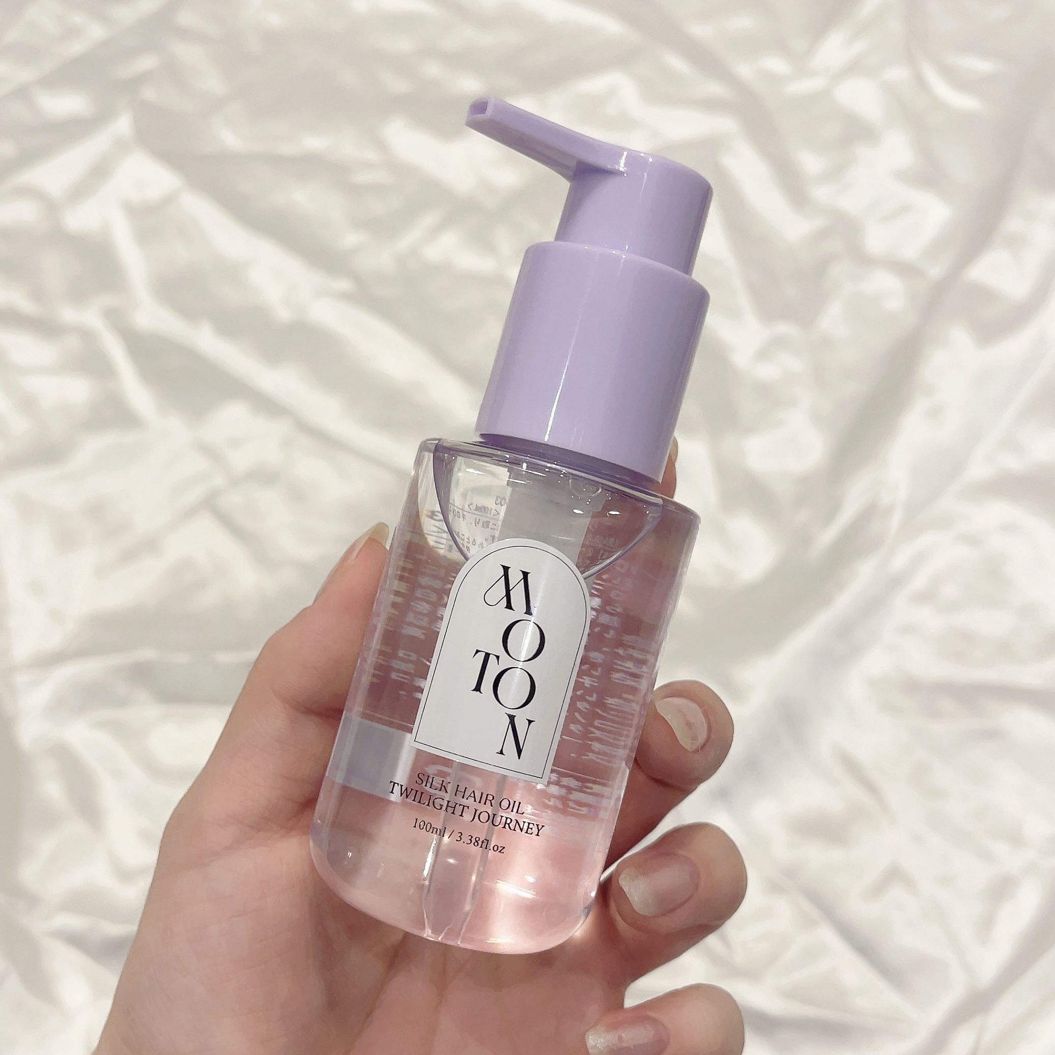 MOTON MOTON シルクヘアオイル トワイライトジャーニーのクチコミ「＼高級感あふれる／香水ヘアオイル

୨୧┈┈┈┈┈┈┈┈┈┈┈┈┈┈┈┈┈୨୧

MOTON
.....」（1枚目）