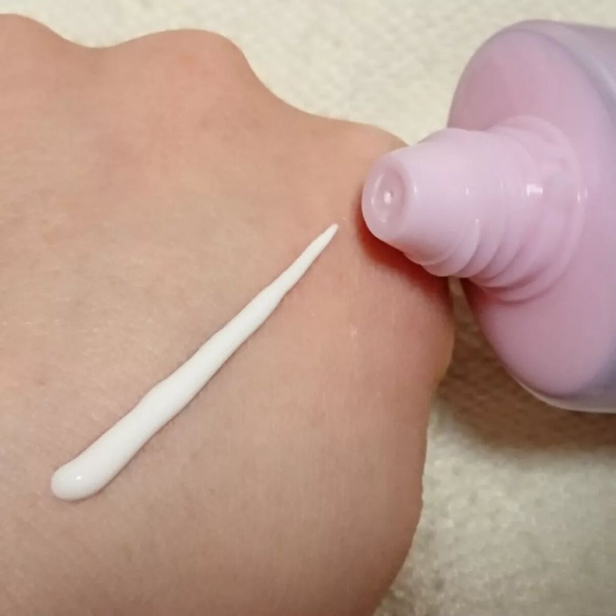 ニベアUV ディープ プロテクト&ケア トーンアップ エッセンス/ニベア/日焼け止めローションを使ったクチコミ(6枚目)