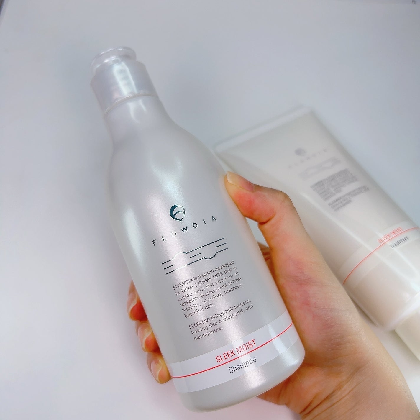 フローディア トリートメント スリークモイスト/FLOWDIA/洗い流すヘアトリートメントを使ったクチコミ(2枚目)