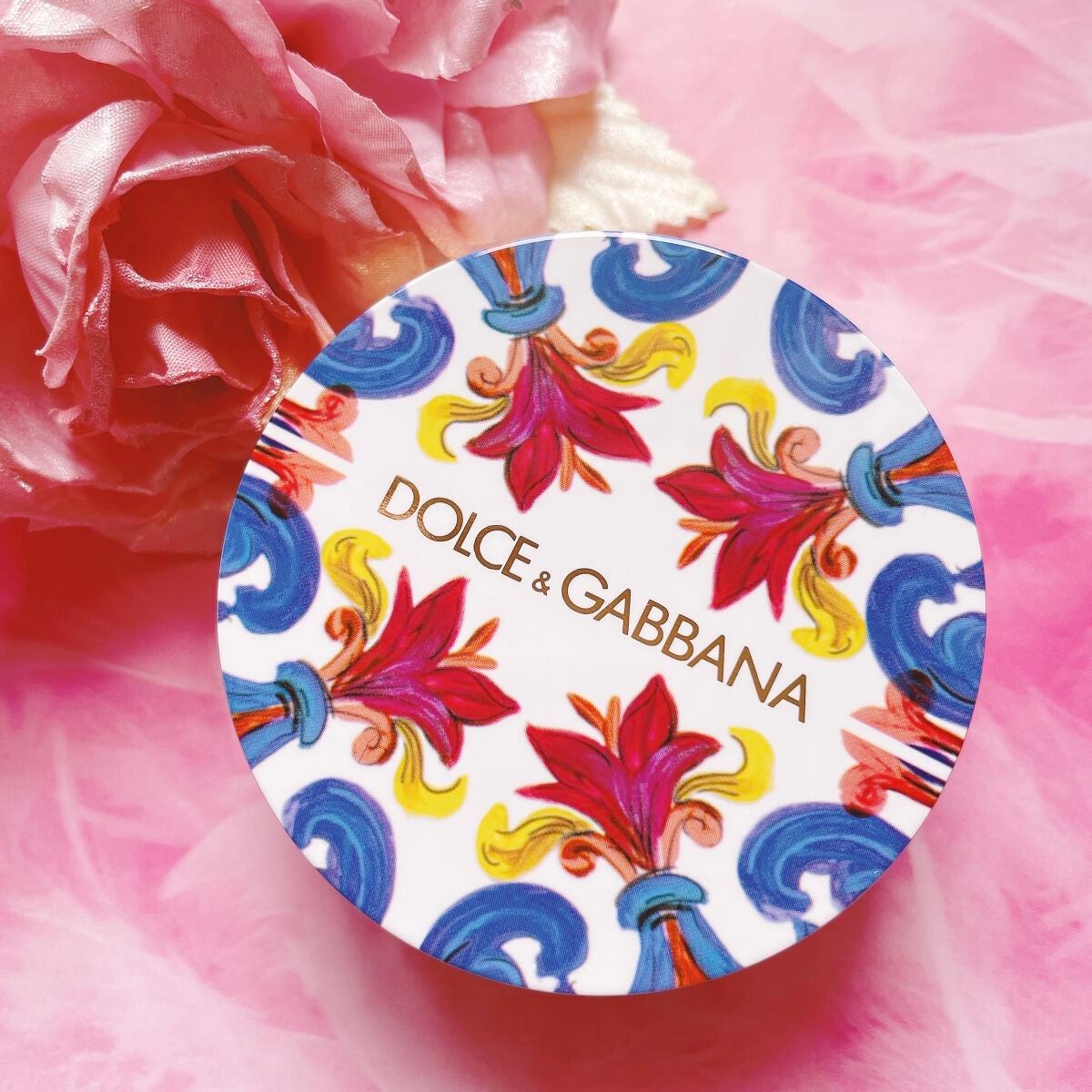ソーラーグロウ トランスルーセント ルースセッティングパウダー /DOLCE&GABBANA BEAUTY/ルースパウダーを使ったクチコミ(2枚目)