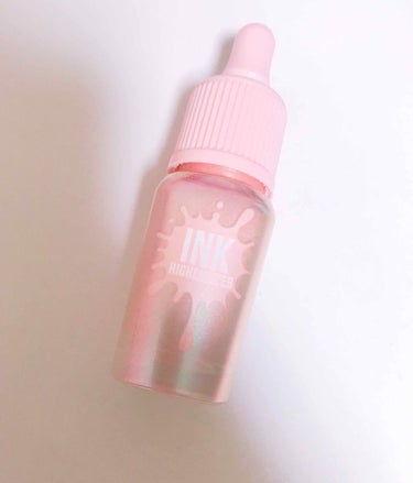 ペリペラ インクハイライター # 2 pink shiny beam です ♡ 鶴橋で1200円でした〜😻 まずかわい！！！！っていう印象で購入(単純かよ笑) ピンクっぽいラメがわいい♡ もう1色もあっ