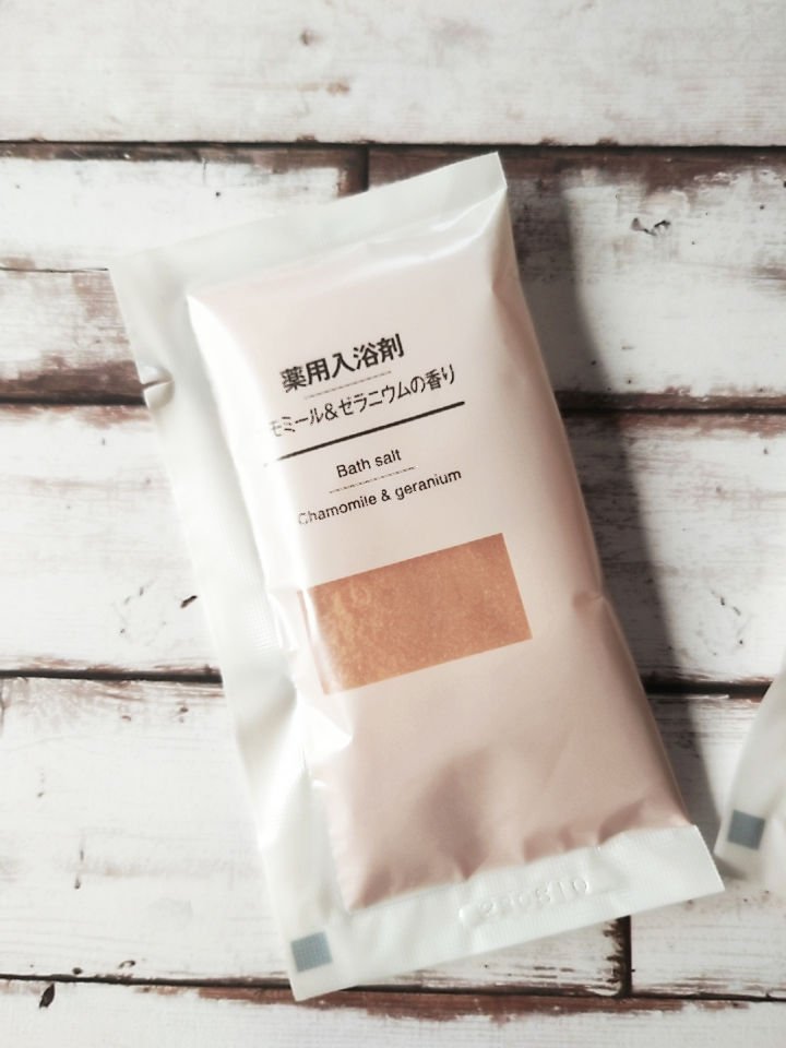 薬用入浴剤 カモミール＆ゼラニウムの香り/無印良品/無機塩系入浴剤を使ったクチコミ（3枚目）