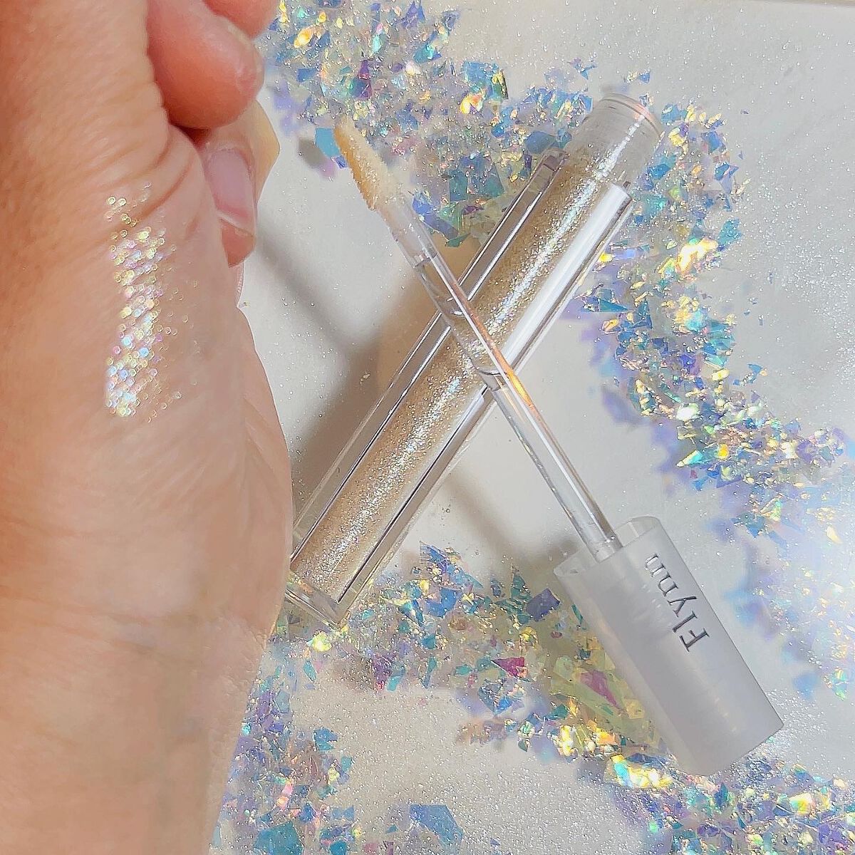 ライトキャッチャーリキッドグリッター 04 アイボリーライト/Flynn/グリッターを使ったクチコミ（3枚目）