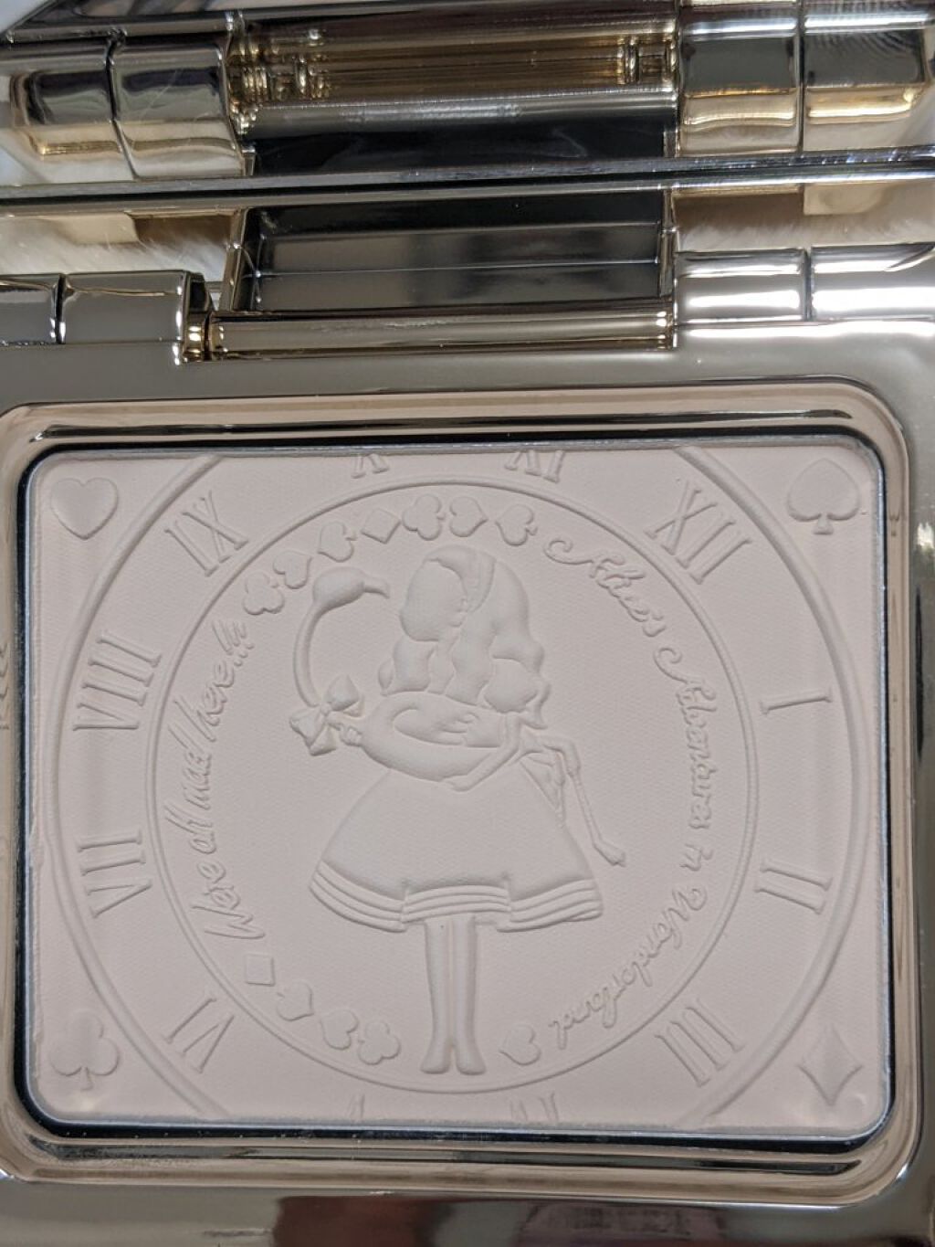 ZEESEA アリス クリアプレストパウダーのクチコミ「あまりの可愛さに、完全なるパケ買い！！

#ZEESEA
#アリス_クリアプレストパウダー
M.....」（2枚目）