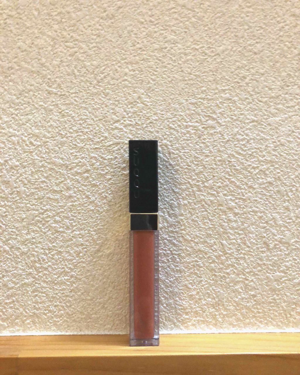 フロウレス リップ グロス 02 赤茶香 -AKACHAKOU/SUQQU/リップグロスを使ったクチコミ（1枚目）