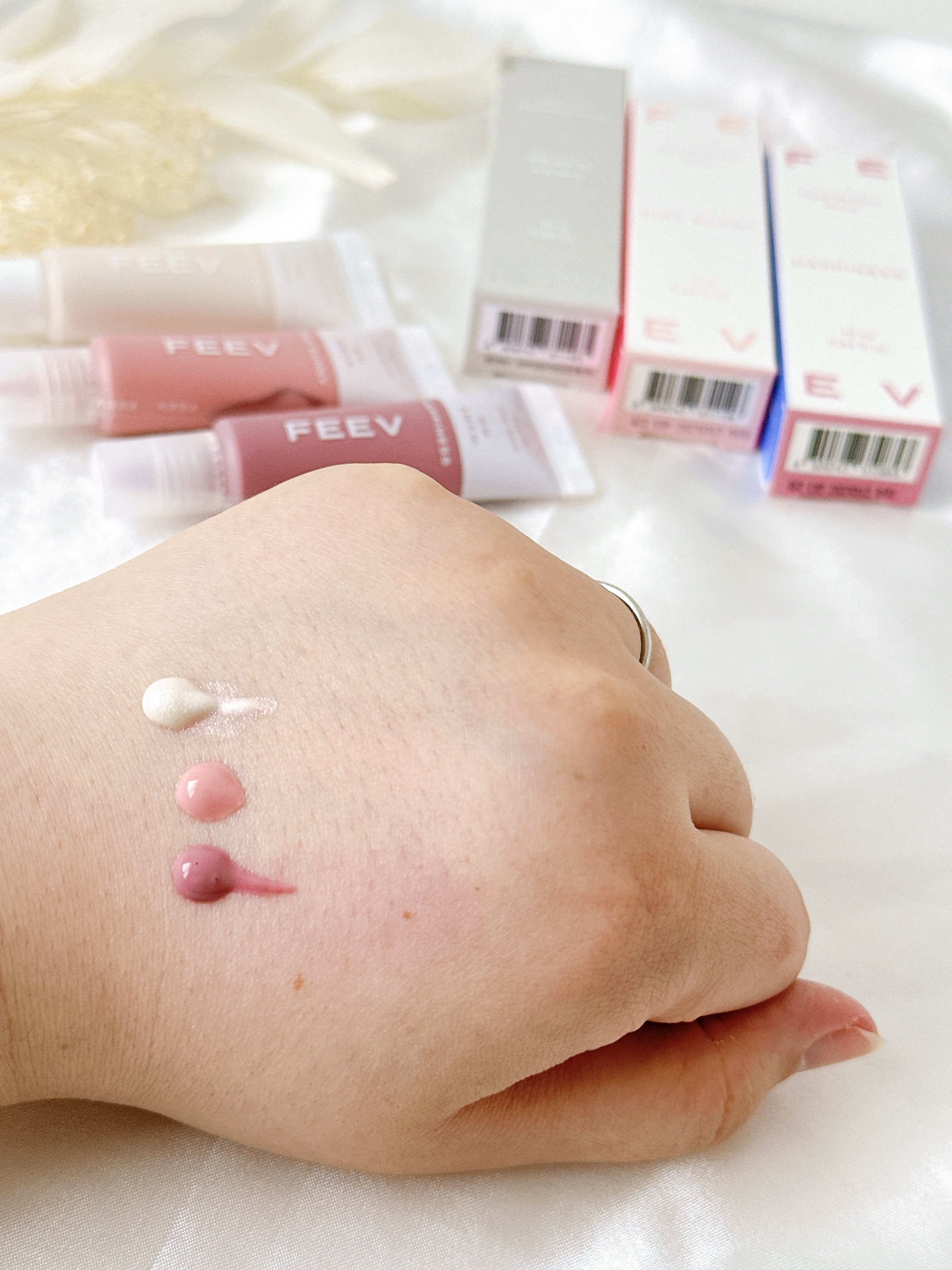 カラーセラムミニ ノーメイクアップ/FEEV/リキッドチークを使ったクチコミ（3枚目）