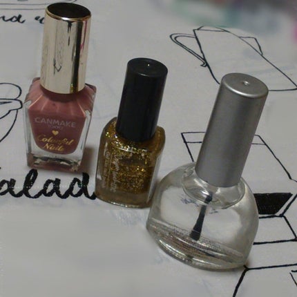 DAISO Dトップコート MAのクチコミ「一番左がキャンメイク 真ん中がキャンドゥ 一番右がダイソー
キャンメイクのネイルは100均のと.....」(1枚目)