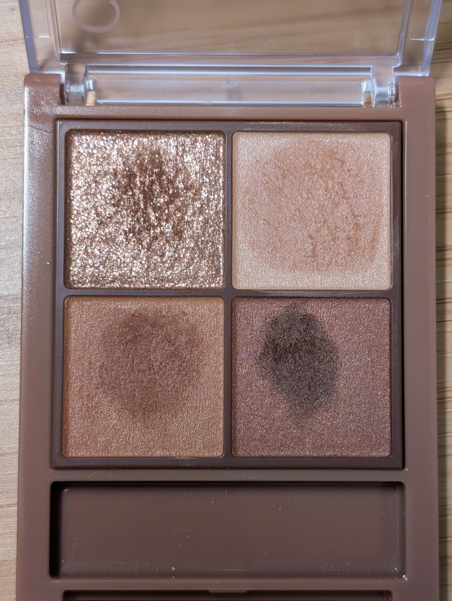 ビタートーンアイシャドウ/CEZANNE/パウダーアイシャドウを使ったクチコミ（1枚目）